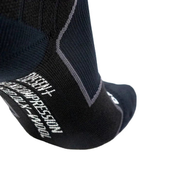 DISSENT GFX Compression Hybrid DLX-Wool socks - Unisex - Black